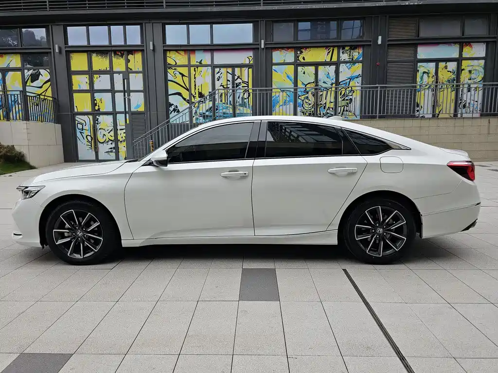 Honda Inspire 2022 — фото 17