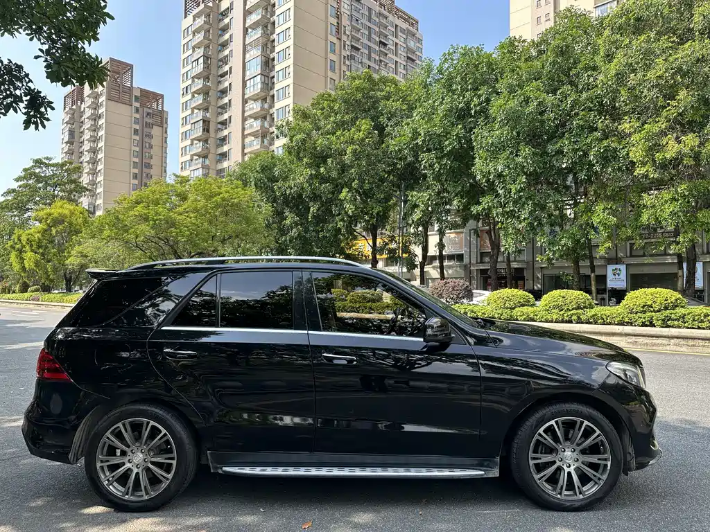 Mercedes-Benz GLE 2018 — фото 6