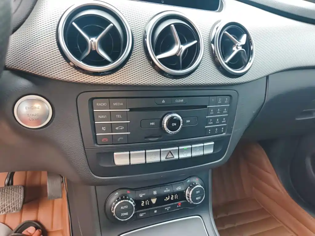 Mercedes-Benz B-Class 2015 — фото 13