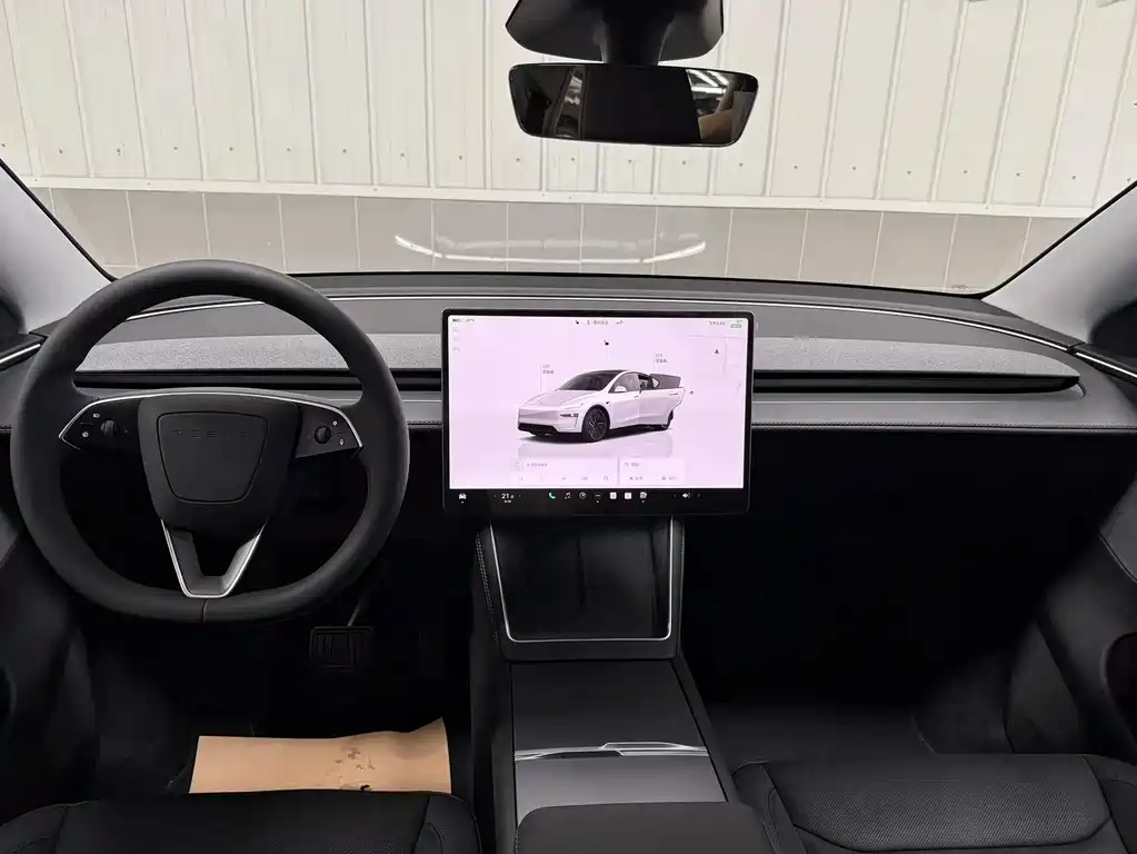 Tesla Model Y 2025 — фото 9