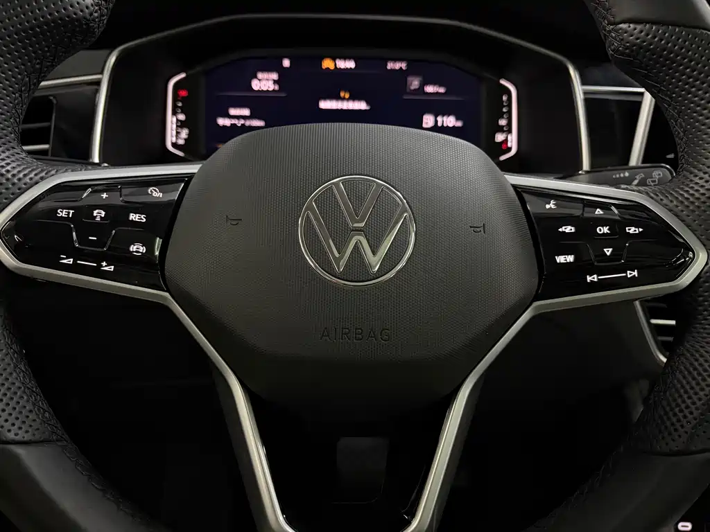 Volkswagen Tiguan L 2024 — фото 20