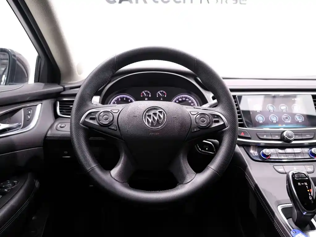 Buick LaCrosse 2018 — фото 20