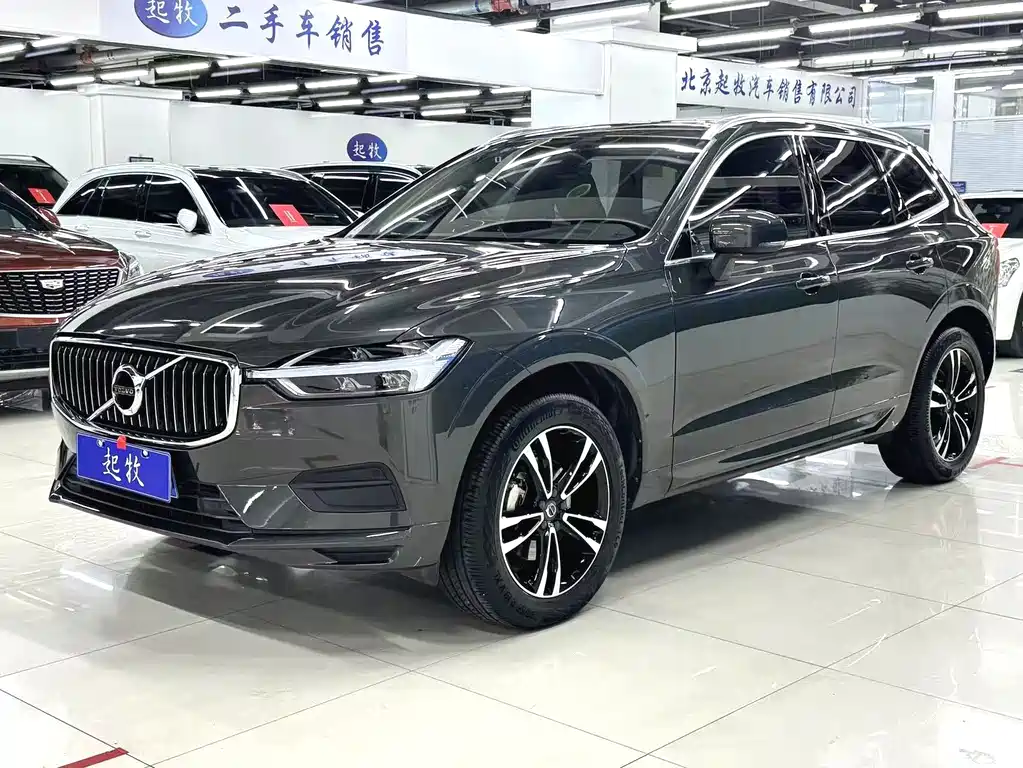 Volvo XC60 2018 — фото 1