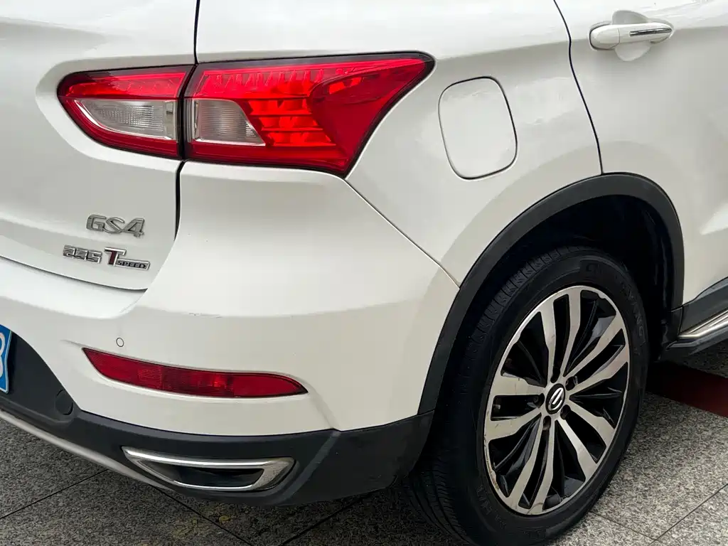 GAC Trumpchi GS4 2016 — фото 10