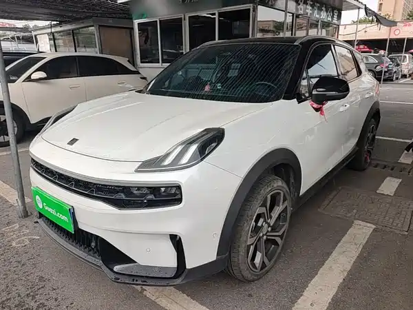 Lynk & Co 06 2023