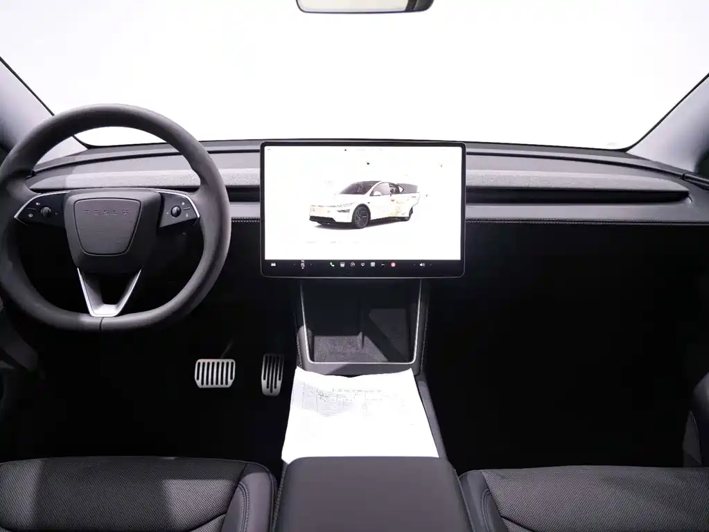 Tesla Model Y 2025 — фото 17