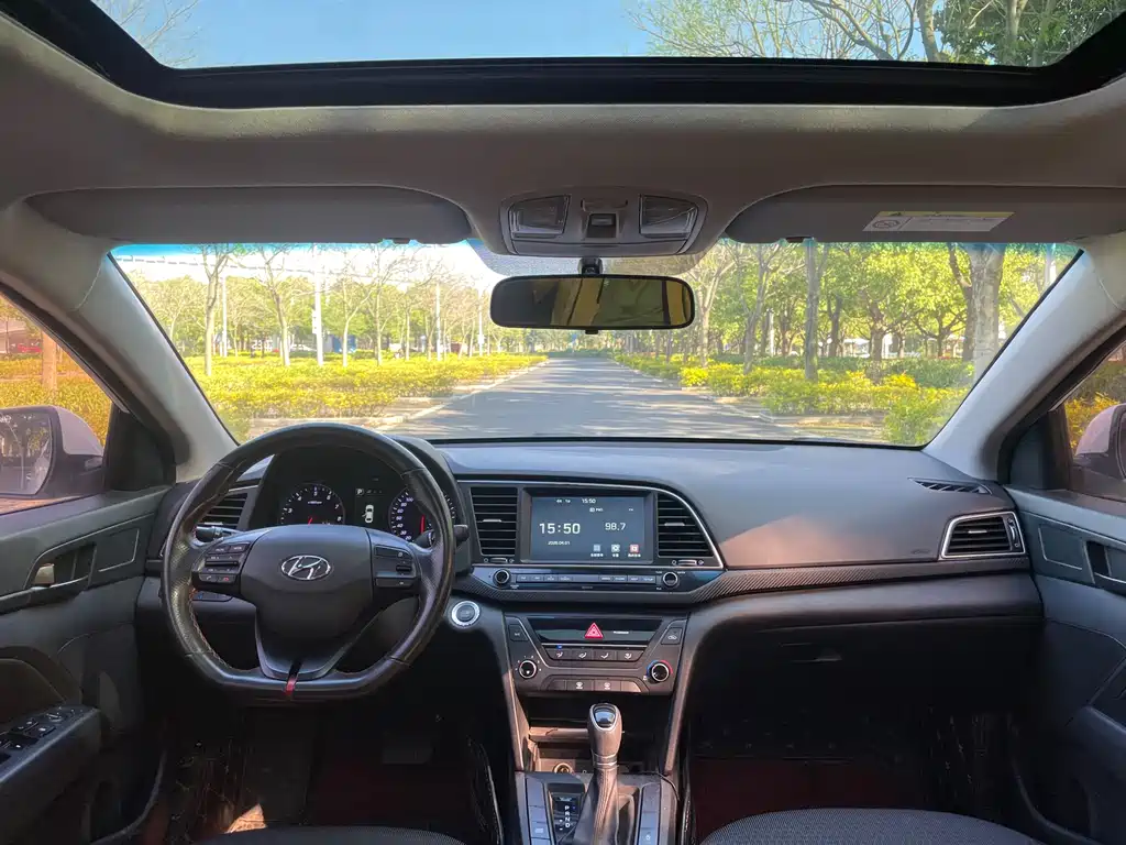 Hyundai Elantra 2019