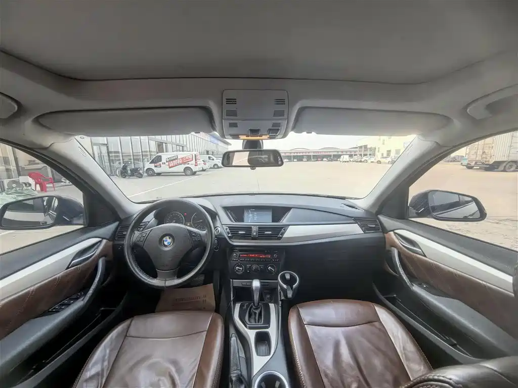 BMW X1 2014 — фото 12