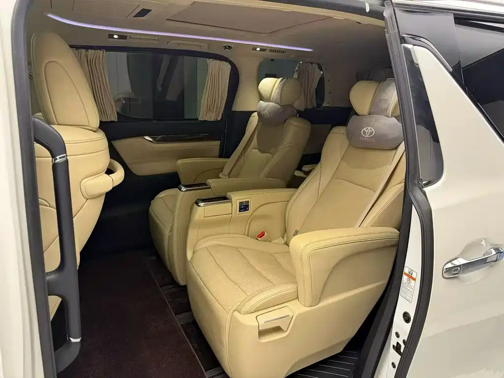 Toyota Alphard 2018 — фото 6