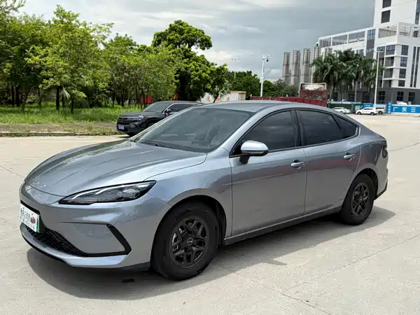 BYD Seal 05 DM-i 2025