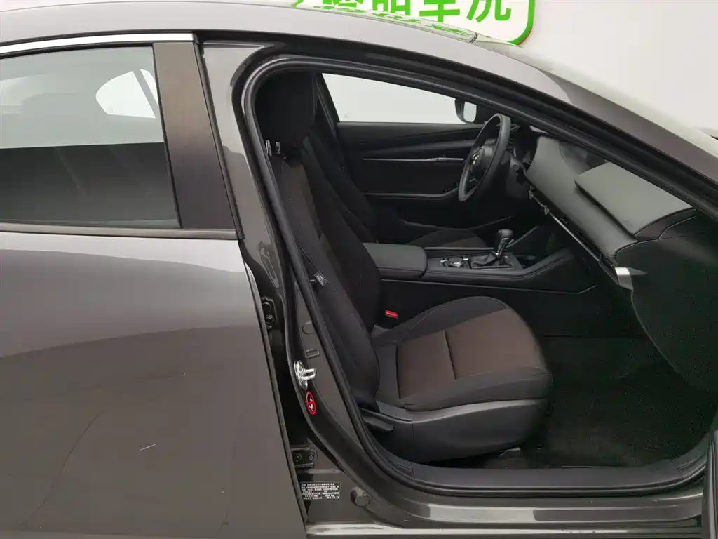Mazda 3 Axela 2022 — фото 23