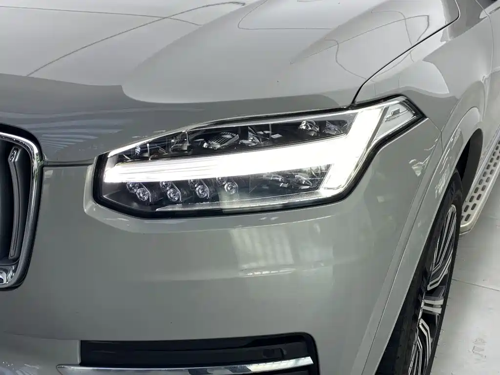 Volvo XC90 2023 — фото 11