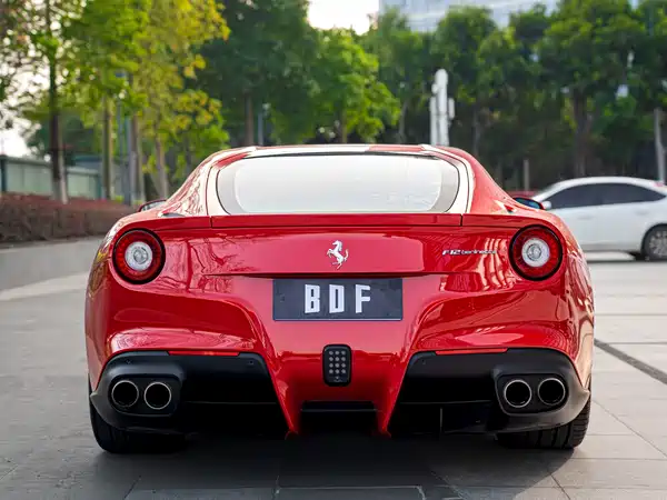 Ferrari F12berlinetta 2013