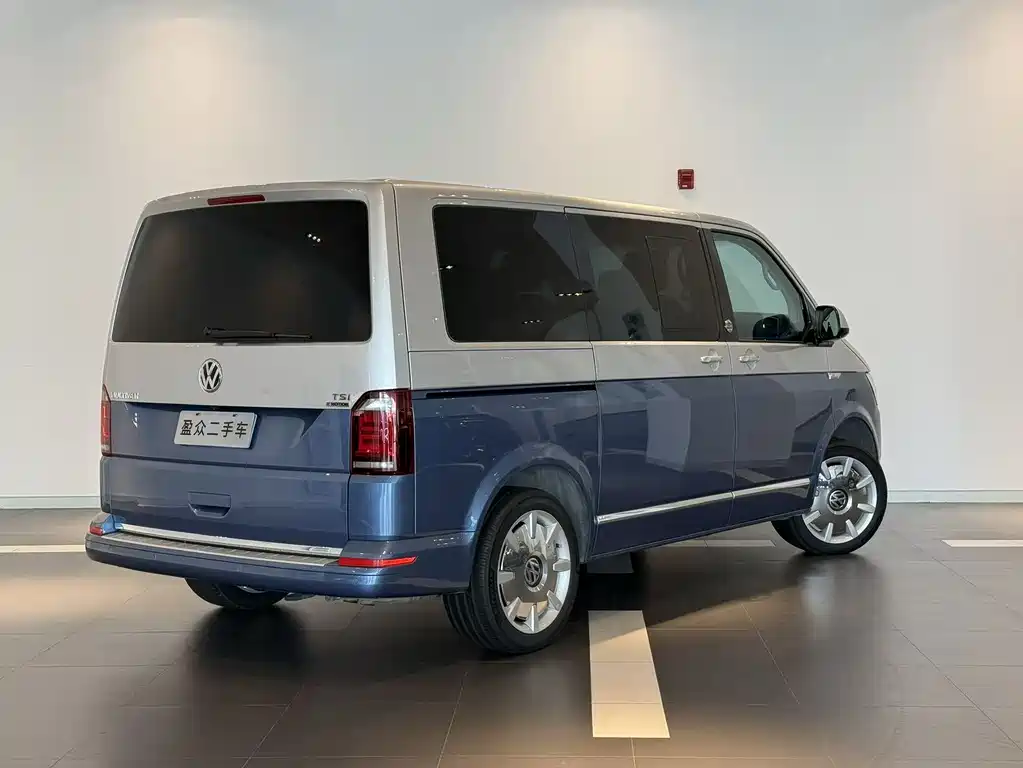 Volkswagen Multivan 2018 — фото 10