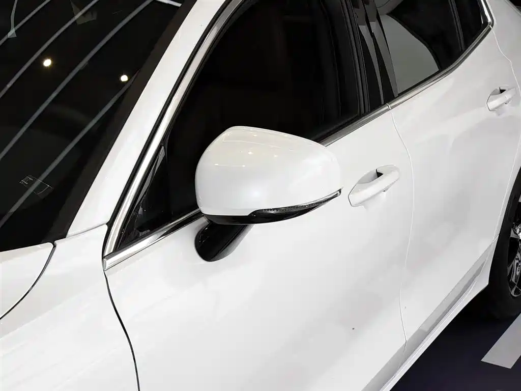 Volvo S60 2021 — фото 13
