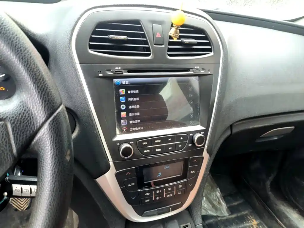 GAC Motor Trumpchi GS5 2015 — фото 13