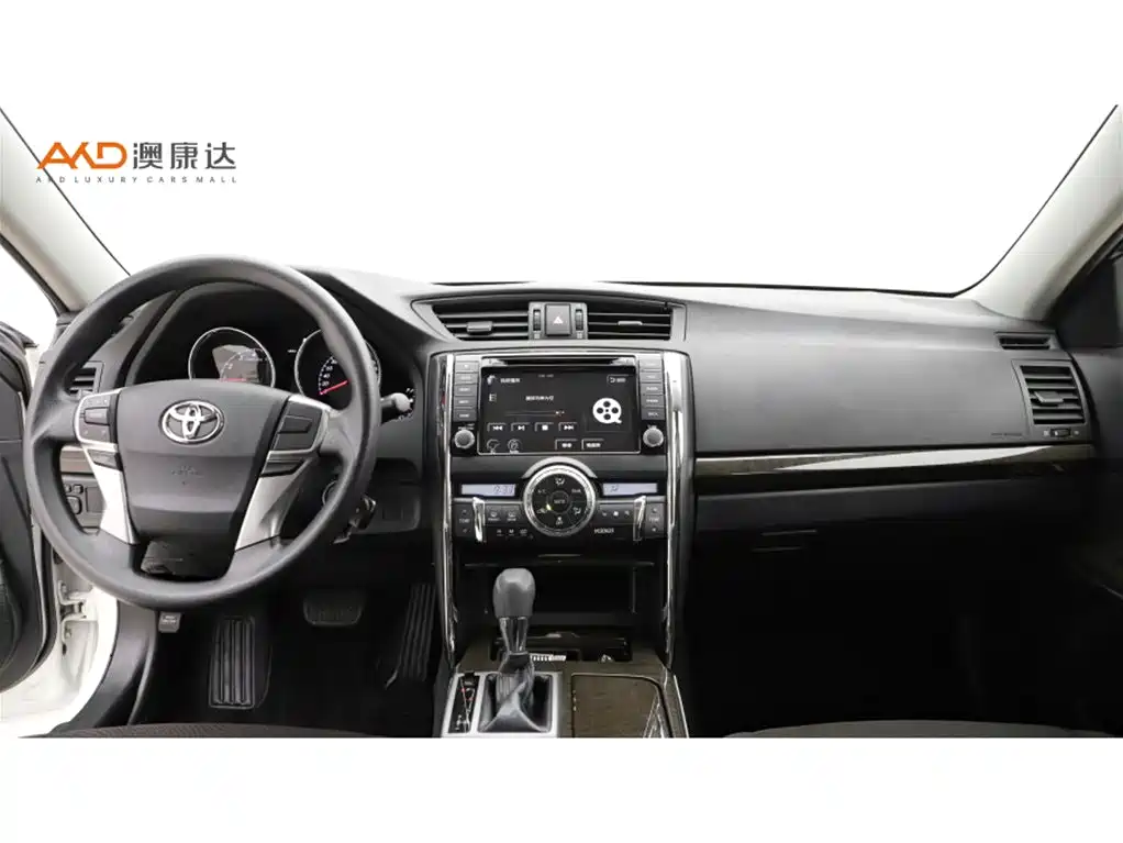 Toyota Reiz 2015 — фото 5