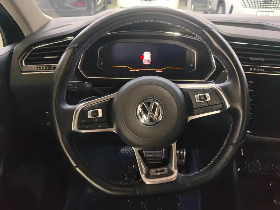 Volkswagen Tiguan L Plug-In Hybrid 2020 — фото 15
