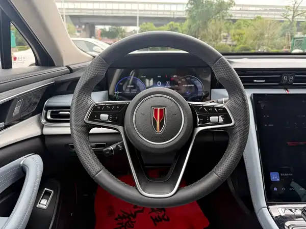 Hongqi H5 PHEV 2025