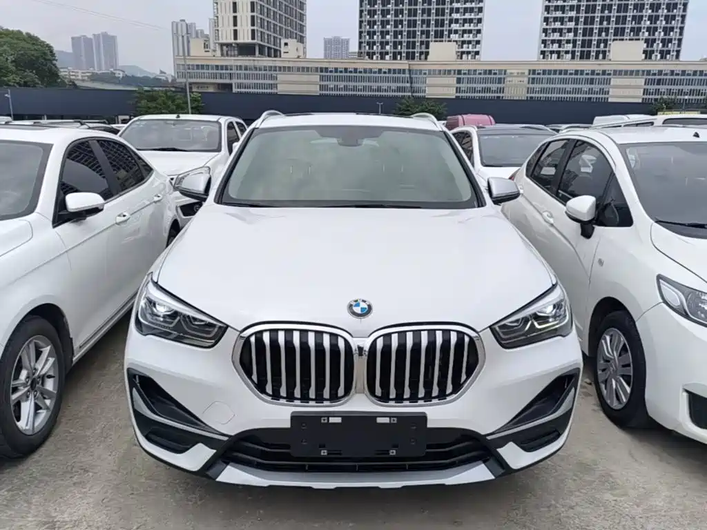 BMW X1 2022 — фото 3