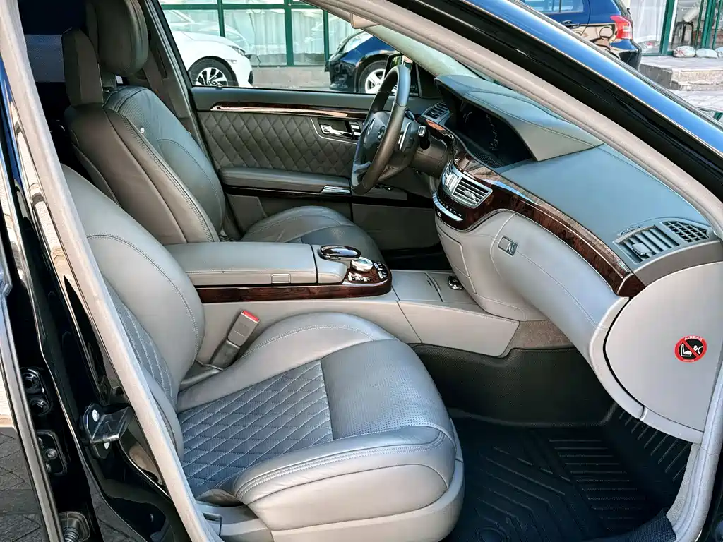 Mercedes-Benz S-Class AMG 2009 — фото 16