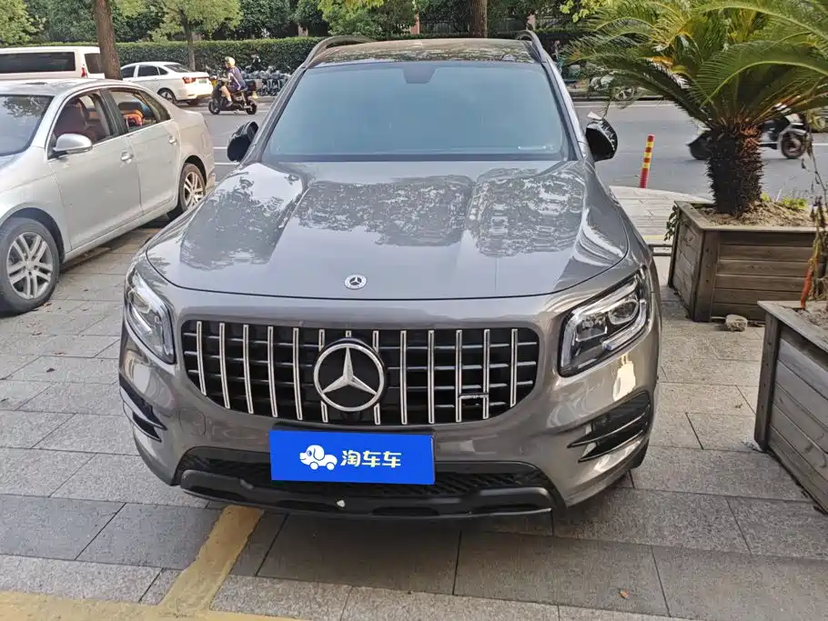 Mercedes-Benz GLB 2021