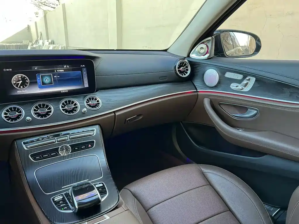 Mercedes-Benz E-Class 2018 — фото 10