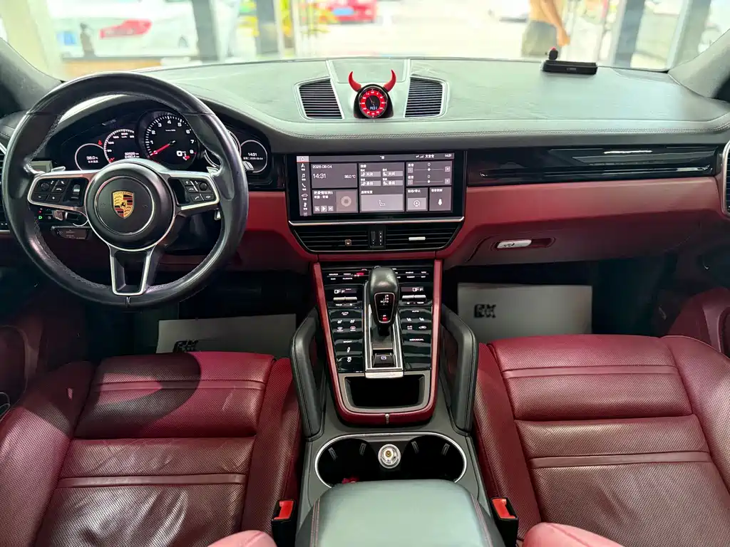 Porsche Cayenne 2018 — фото 8