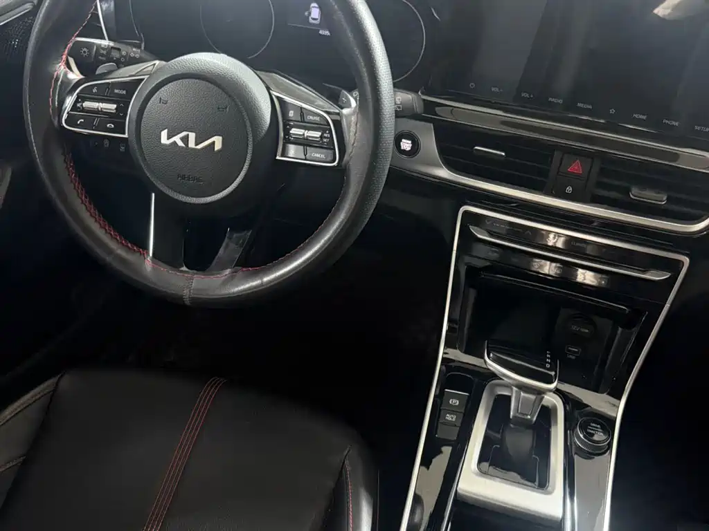 Kia KX3 2022 — фото 13