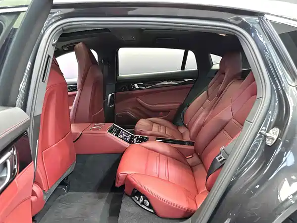 Porsche Panamera 2019
