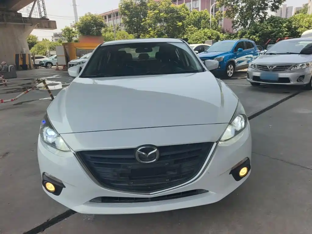 Mazda 3 Axela 2016 — фото 3