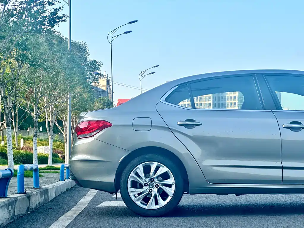 Citroen C4L 2015 — фото 5