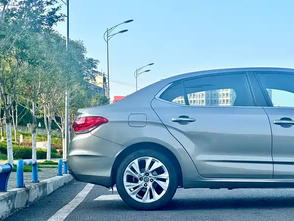 Citroën C4L 2014
