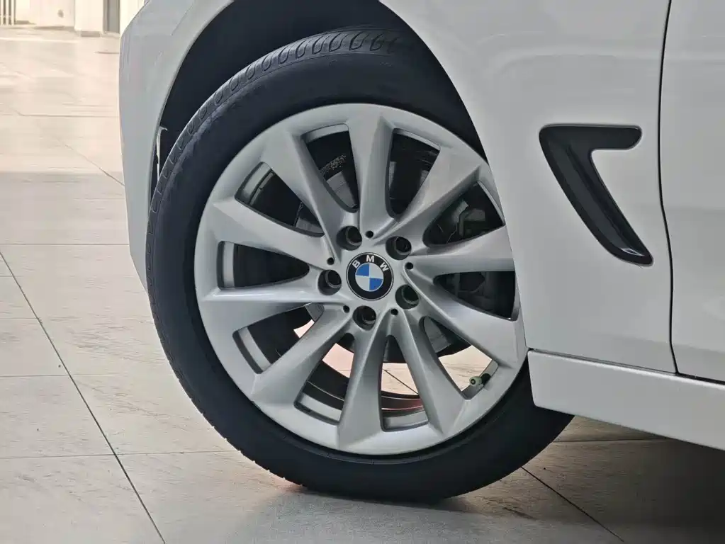 BMW 3 Series GT 2019 — фото 5
