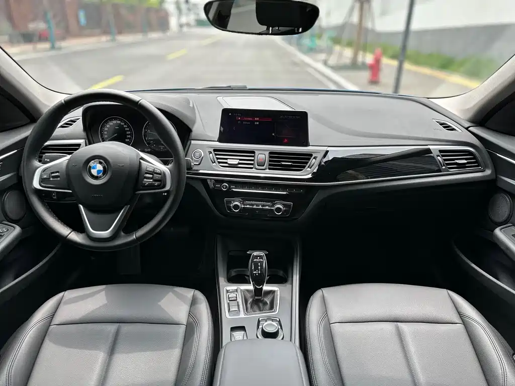 BMW 1 Series 2020 — фото 17