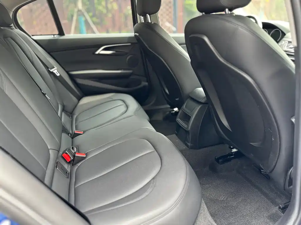 BMW 1 Series 2020 — фото 16