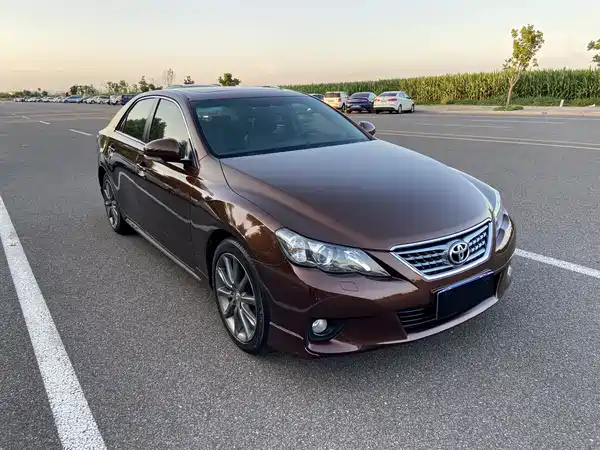 Toyota Reiz 2012