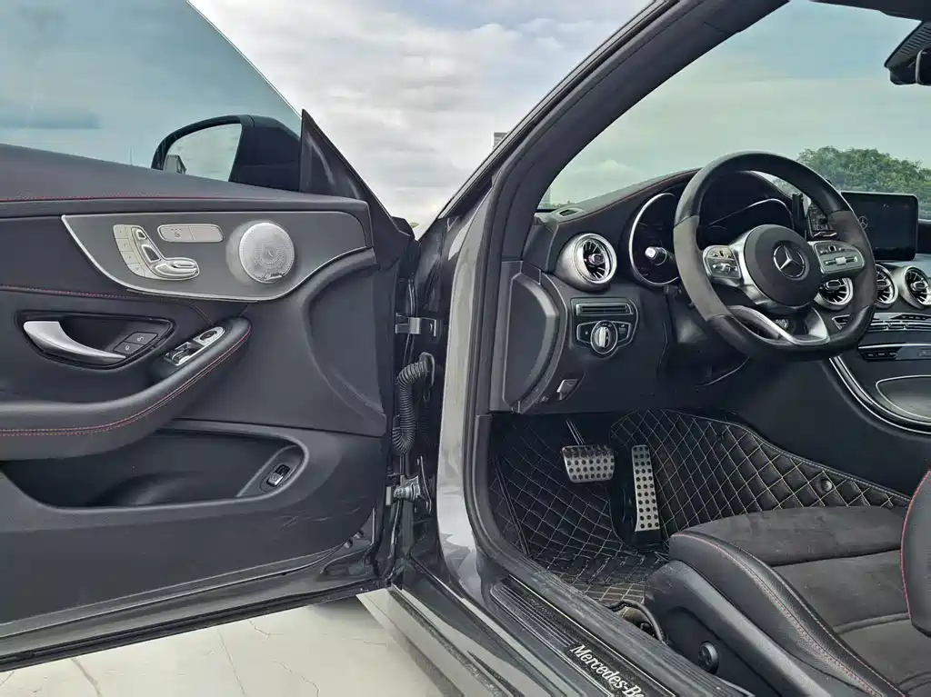 Mercedes-Benz C-Class 2023 — фото 7