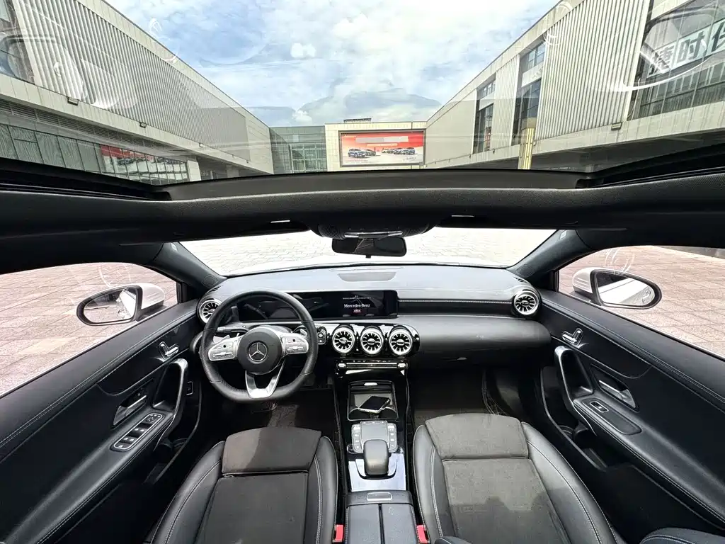 Mercedes-Benz A-Class 2023 — фото 7