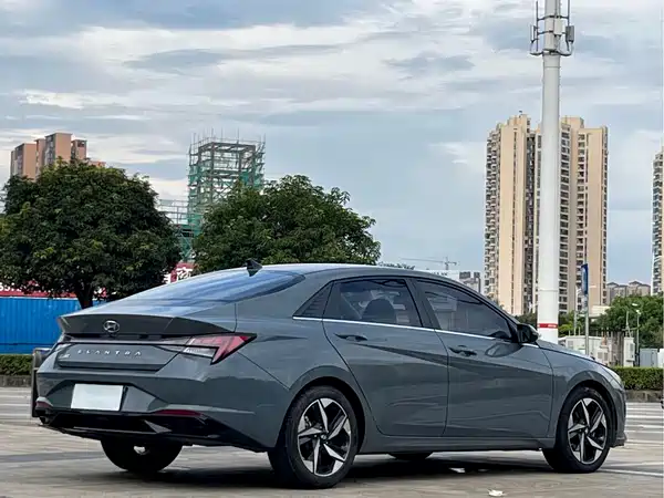Hyundai Elantra 2021