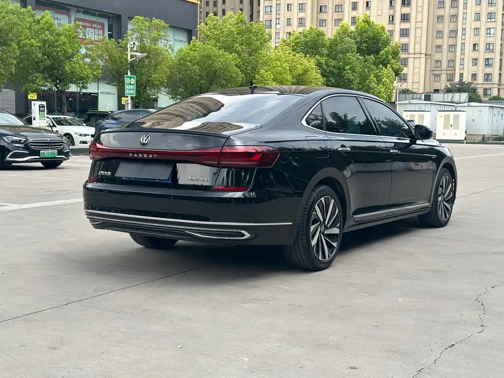 Volkswagen Passat 2023