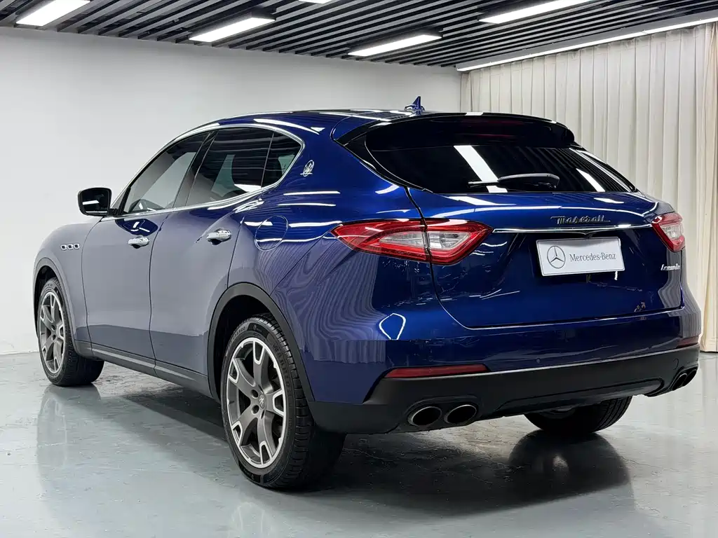 Maserati Levante 2017 — фото 17
