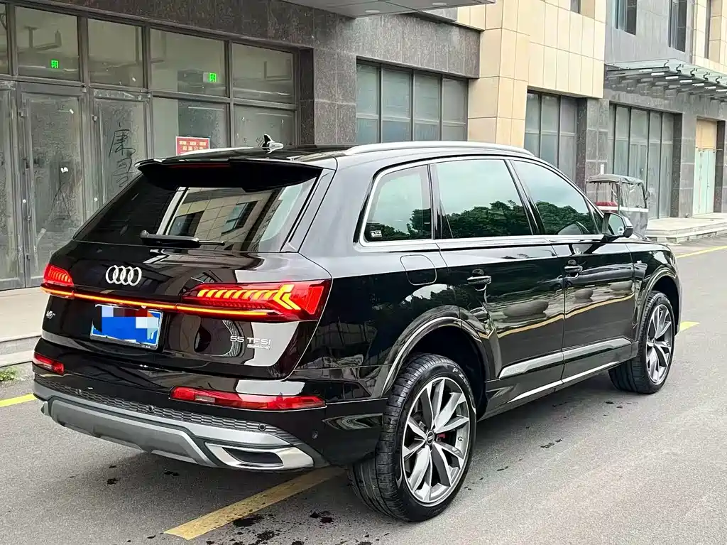 Audi Q7 2023 — фото 4