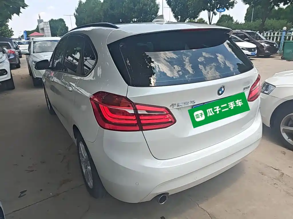 BMW 2 Series Active Tourer 2017 — фото 5