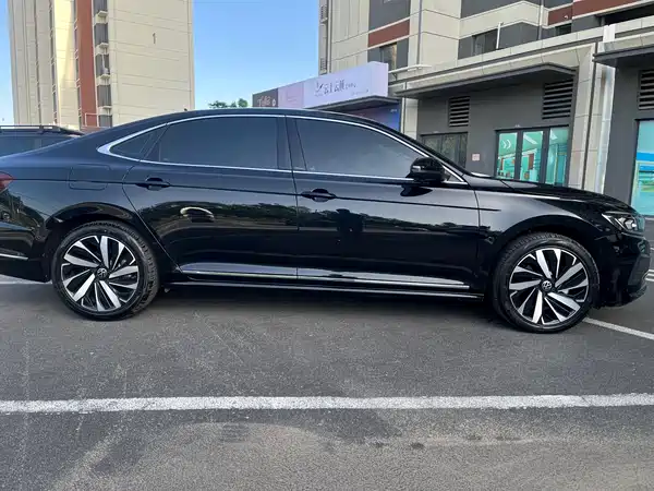 Volkswagen Passat 2024