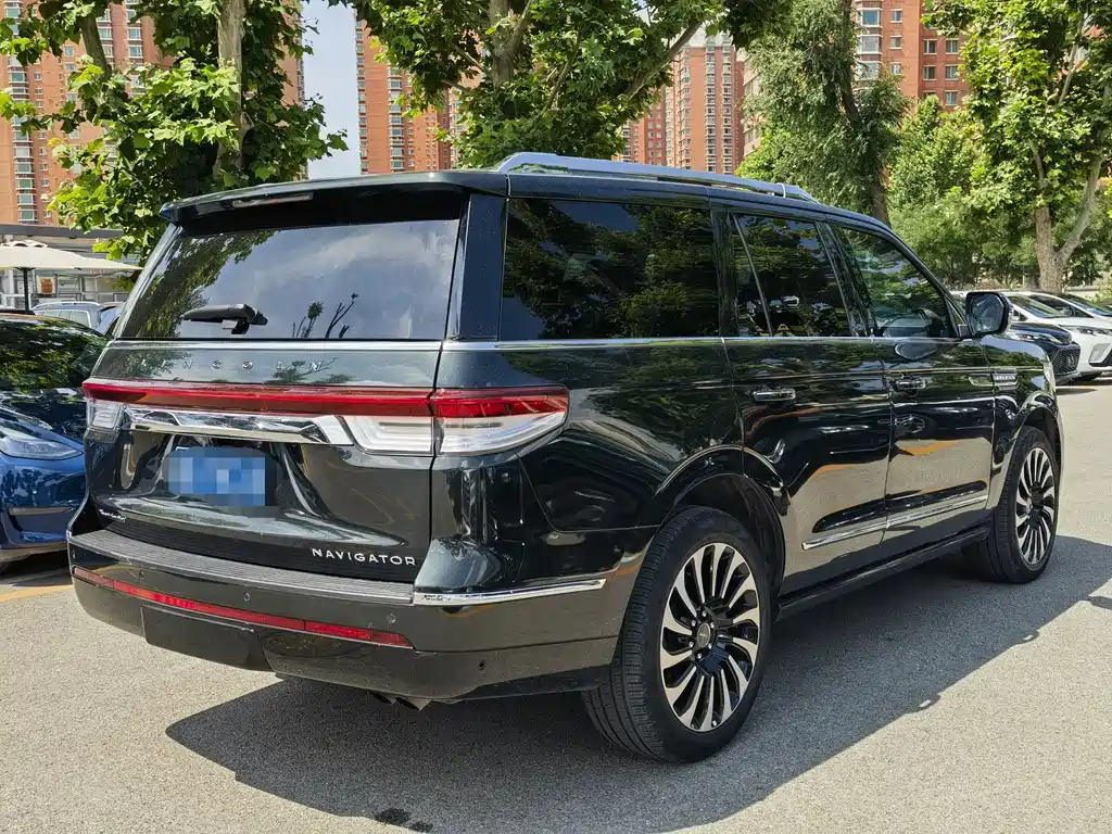 Lincoln Navigator 2024 — фото 16