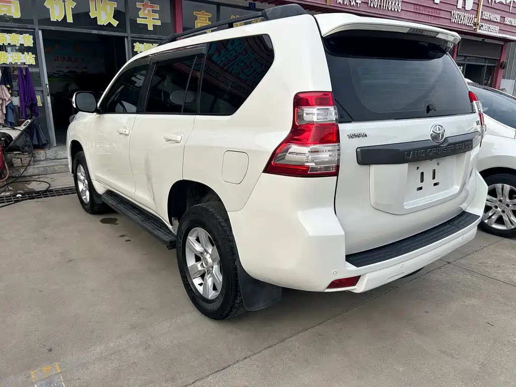 Toyota Prado 2016 — фото 7
