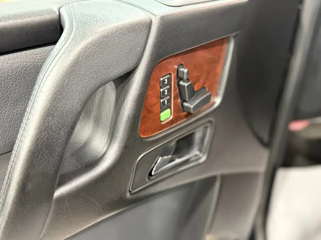 Mercedes-Benz G-Class 2010 — фото 16