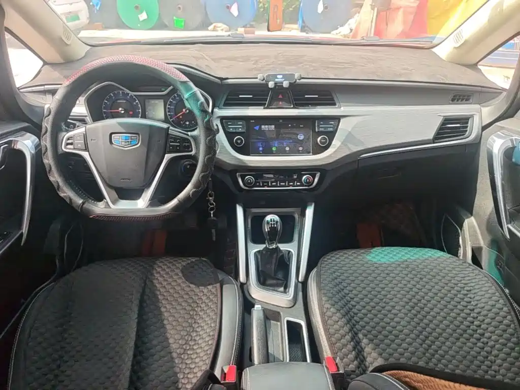 Geely Vision X3 2018 — фото 10