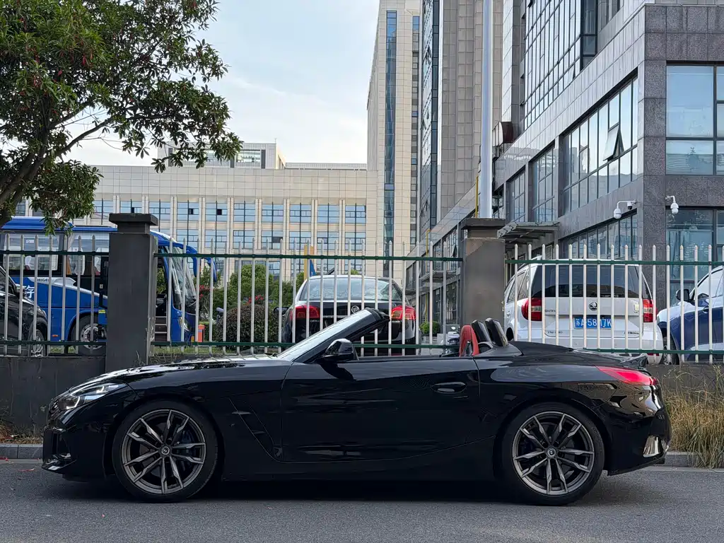 BMW Z4 2023 — фото 3